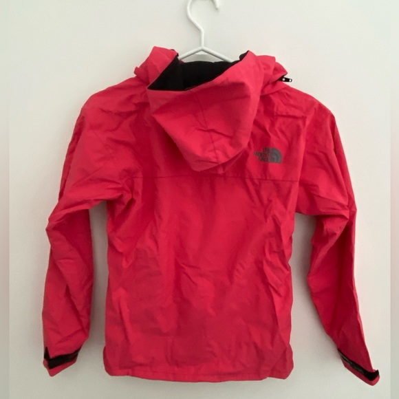 North Face lightweight & water resistant jacket with fleece lining - Picture 4 of 6
